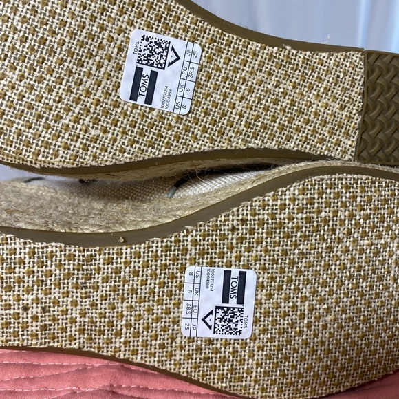 Size 8, Tom’s espadrille wedge, tan, boho - Picture 9 of 9